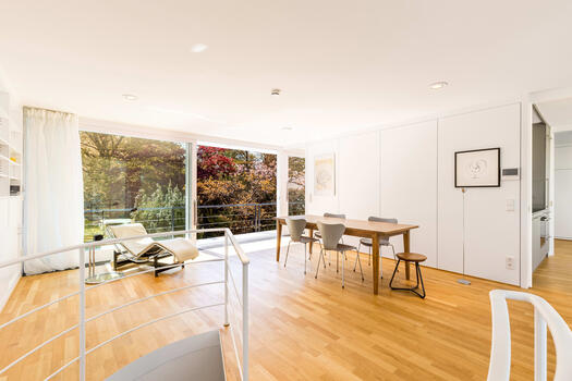 Versatile guest house