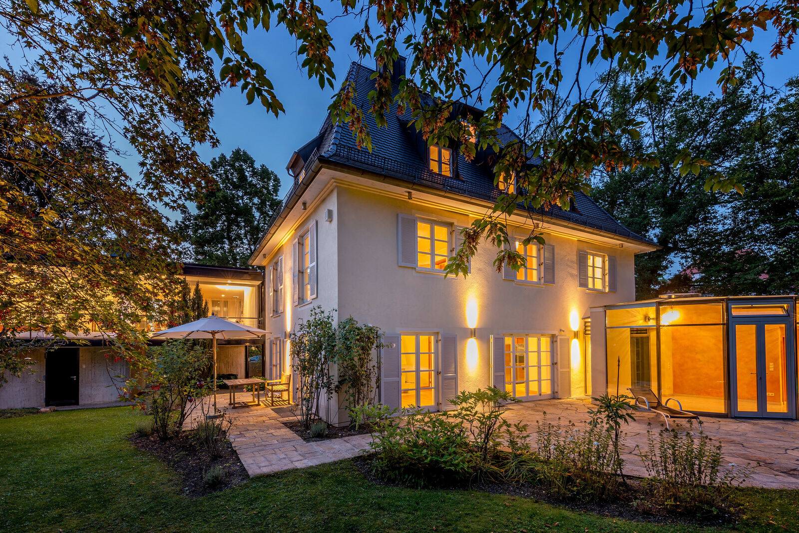 Altbauvilla mit Gästehaus
