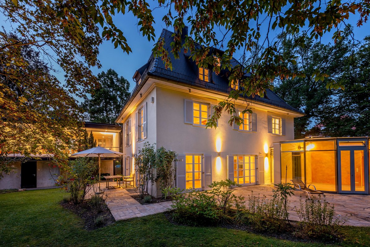 Altbauvilla mit Gästehaus