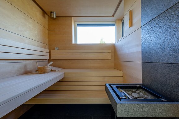 Sauna mit hochwertiger Holzverkleidung