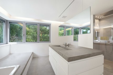 Masterbad mit Naturstein