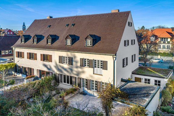 Villa half with flair