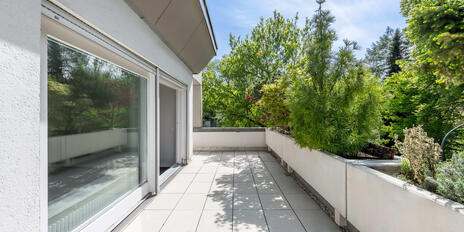 Stilvolle Wohnung mit Design-Ästhetik, großer Dachterrasse und Hobbyraum