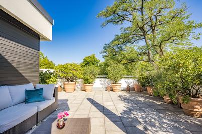 Stilvolles 3-Zimmer-Penthouse mit Dachterrassen und Kamin