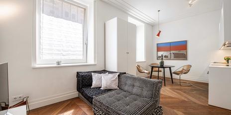 Lichterfülltes Altbau-Apartment mit hochwertiger Ausstattung in beliebter Lage