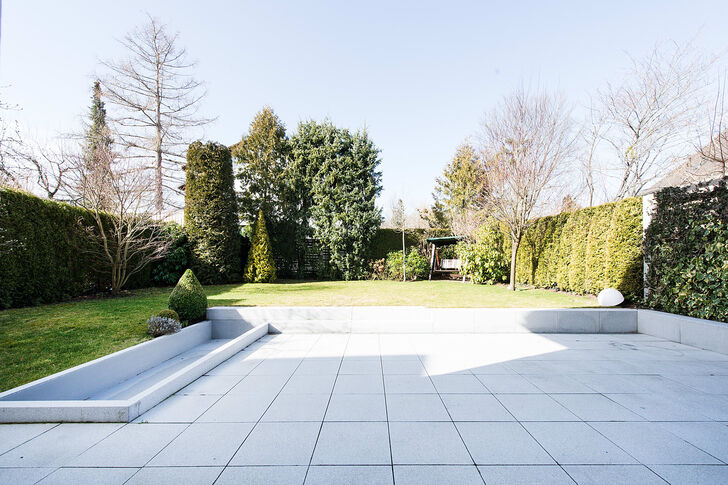 Uneinsehbarer Südwest-Garten