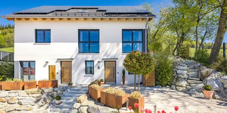 Stilvolles Familiendomizil mit Einliegerwohnung und spektakulärem Alpenblick