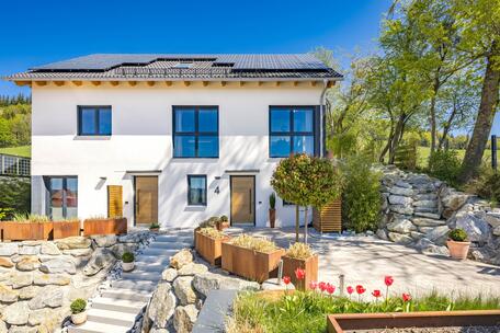 Stilvolles Familiendomizil mit Einliegerwohnung und spektakulärem Alpenblick