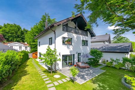 Modernes Einfamilienhaus mit Wärmepumpe, vier Schlafzimmern und sonnigem Garten