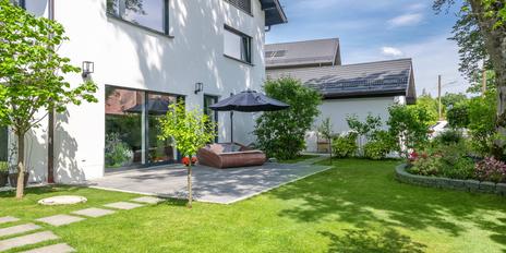 Modernes Einfamilienhaus mit Wärmepumpe, vier Schlafzimmern und sonnigem Garten