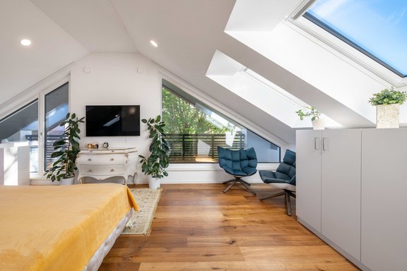 Masterschlafzimmer mit Loft-Ambiente