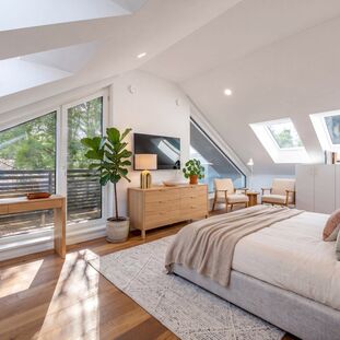 Masterschlafzimmer mit Balkon (virtuell möbliert)