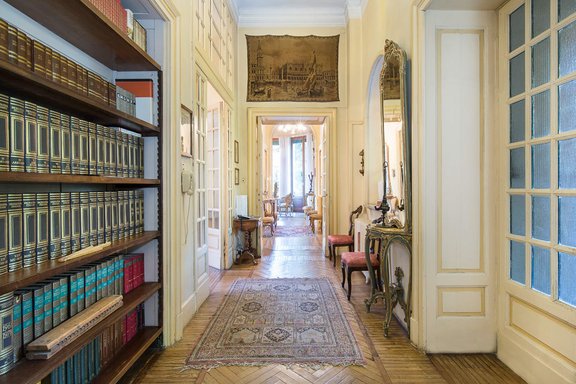 Wandtäfelung im Dielenbereich