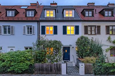Stilvolles Stadthaus mit moderner Innenarchitektur in Nymphenburg-Gern