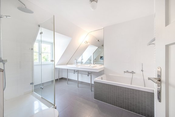 Masterbad im Dachgeschoss
