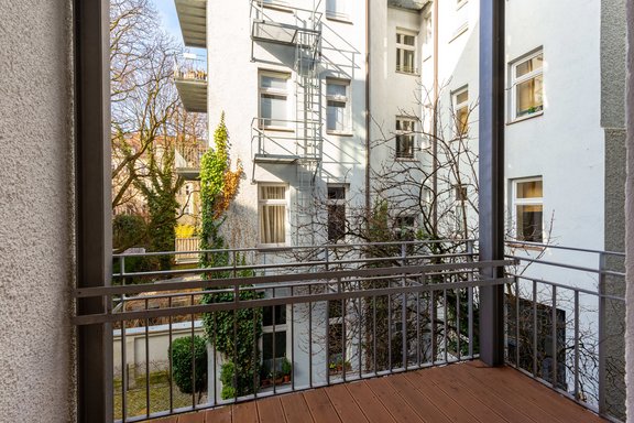 Westbalkon zum Innenhof