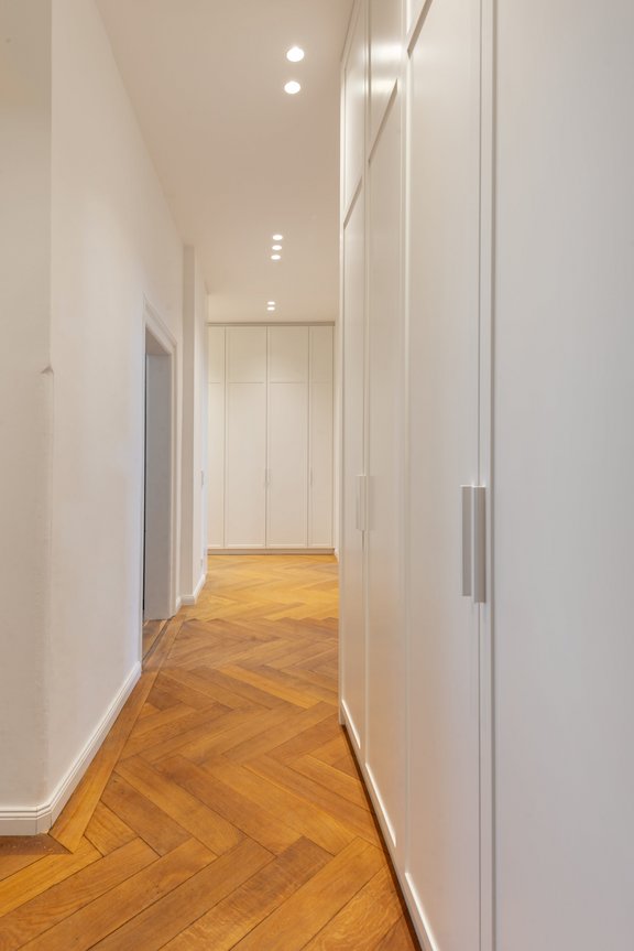 Flur mit Einbauschränken