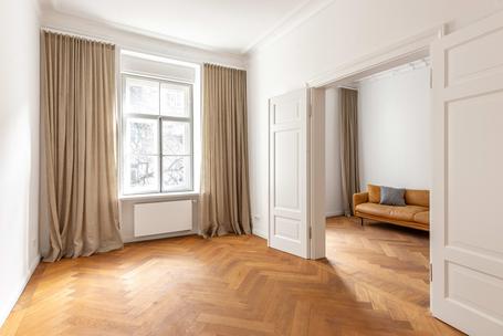 Stylishly renovated 3-room old building apartment in top location