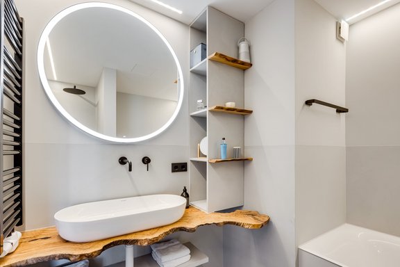 Bathroom with feel-good ambience (1st floor)