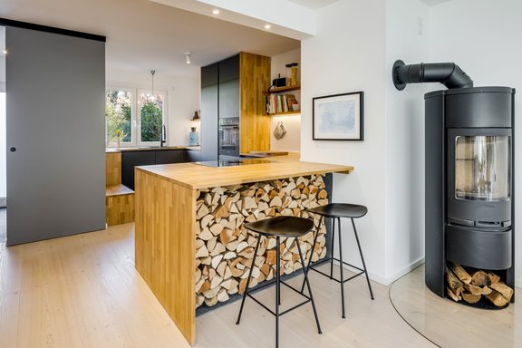 Clean designed carpenter kitchen