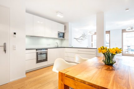 Offene, moderne Wohnküche