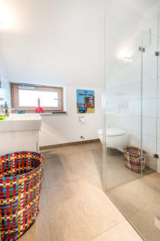 Guest shower room