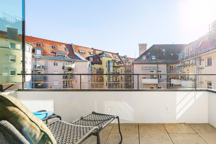 Balkon mit Blick zum Innenhof