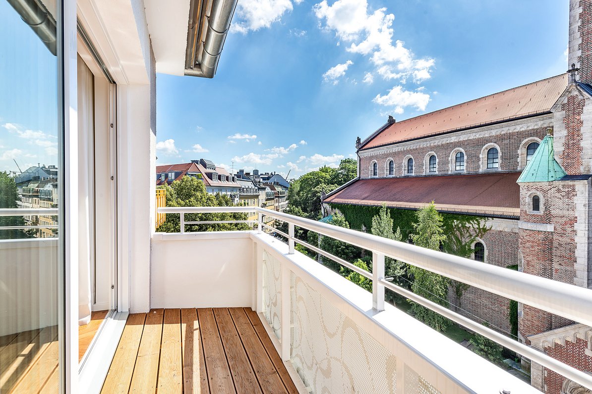 Balkon mit seitlichem Isarblick