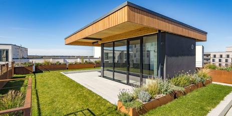 Stylische 4-Zimmer-Maisonette-Wohnung mit Haus-im-Haus-Charakter und Panorama-Dachgarten