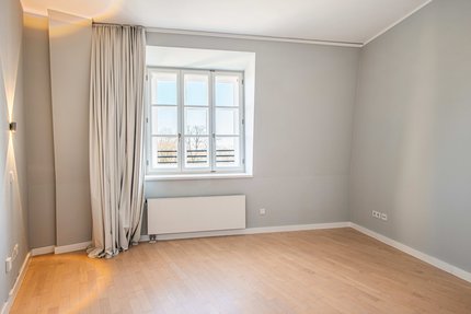 Schlafzimmer mit Wandleuchten