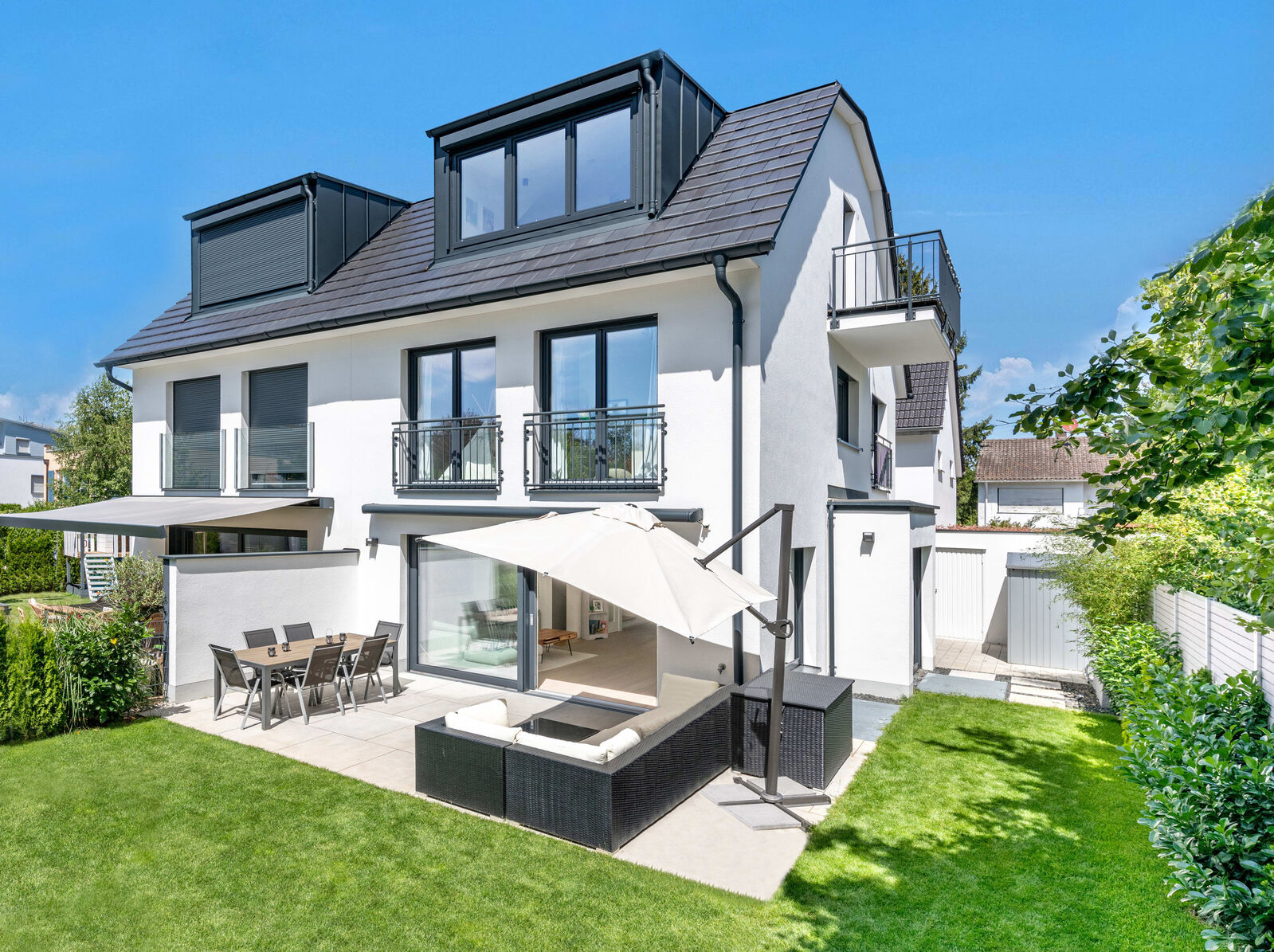 Neuwertiges Familiendomizil