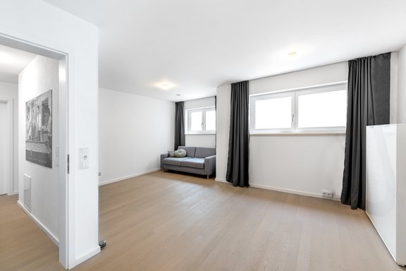 Großer, heller Hobbyraum