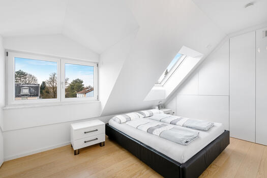 Fitted wardrobes in the bedroom