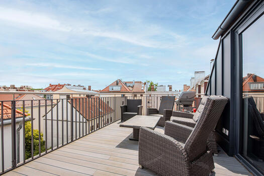 Spacious roof terrace