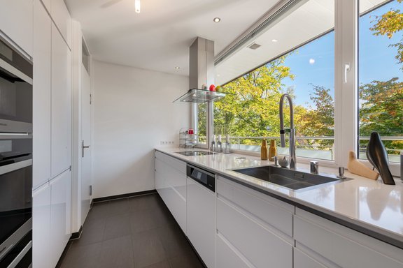 Hochwertige Einbauküche