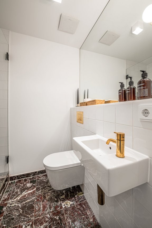 Naturstein und Vola-Armaturen