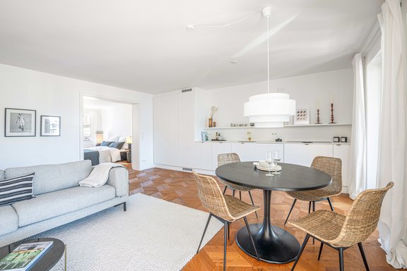 Lichterfüllter Urban Chic