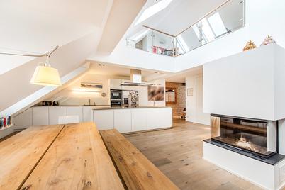 Stylish 3.5 room roof terrace apartment with gallery and sensational view in old building from 1900