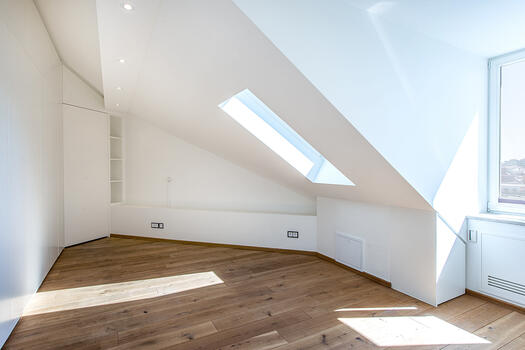 Schlafzimmer mit Einbauten