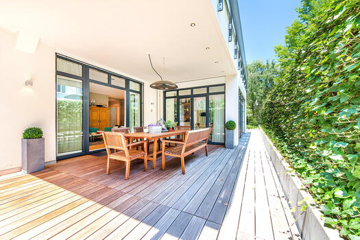 Protected outdoor seating