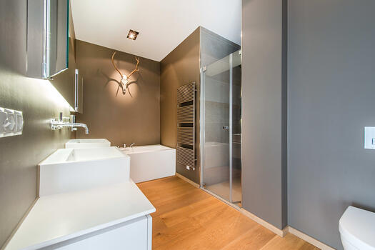 Bath and suite (Agape)