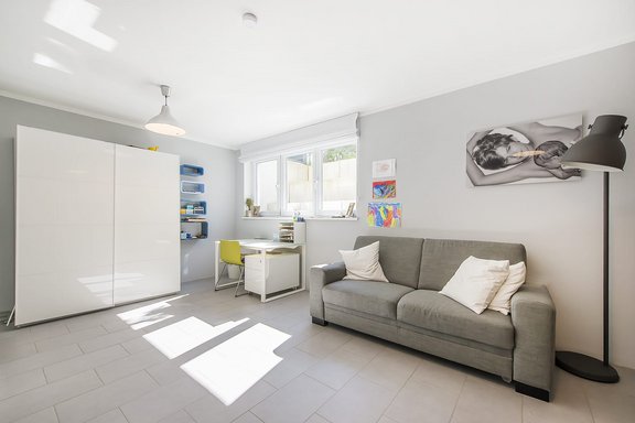 Wohnlich ausgebauter Hobbyraum