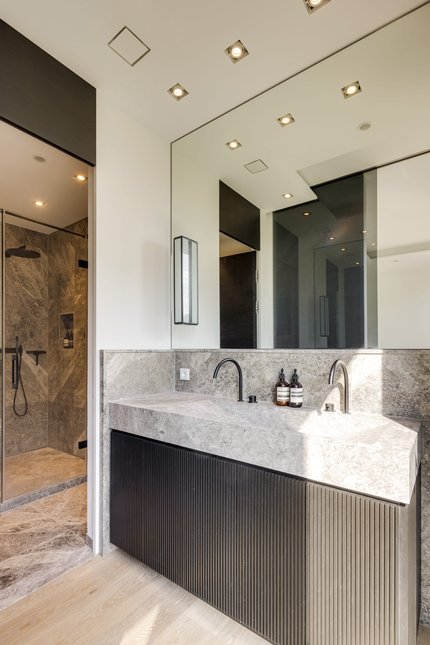 Ideal geschnittenes Masterbad