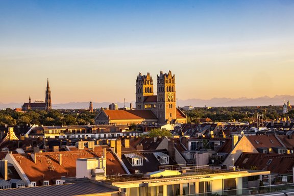 Weiter Blick bis zu den Alpen
