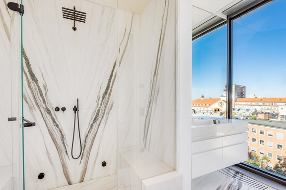 Edles Bad mit Dampfdusche