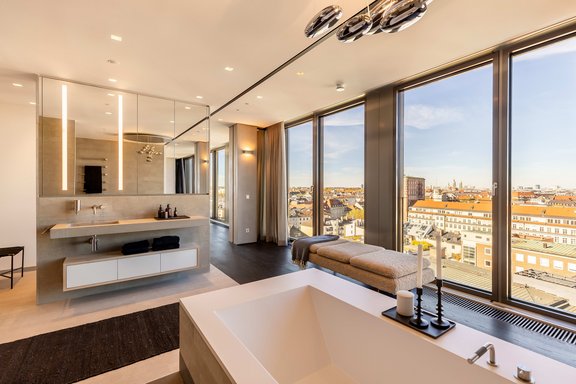 Luxurious master bath