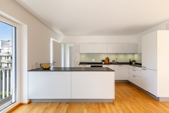 Practical and stylish fitted kitchen