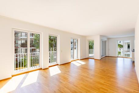 "Therese": Exklusive 5-Zimmer-Wohnung mit 2-Zimmer-Apartment, zwei Südbalkonen und drei Stellplätzen