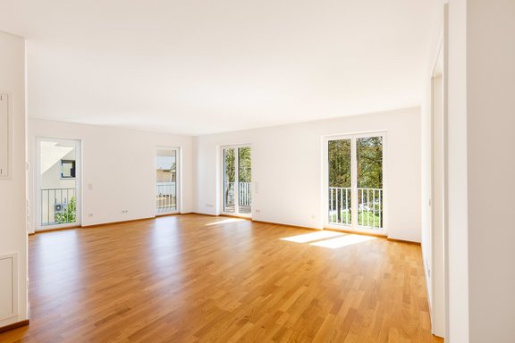 Possible master area in separate apartment