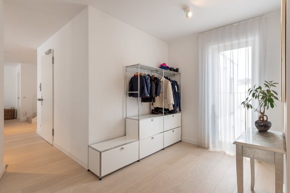 Entrance mit Garderobe
